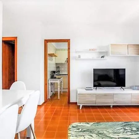 Welcoming In Bajamar With Private Garden Апартаменты *